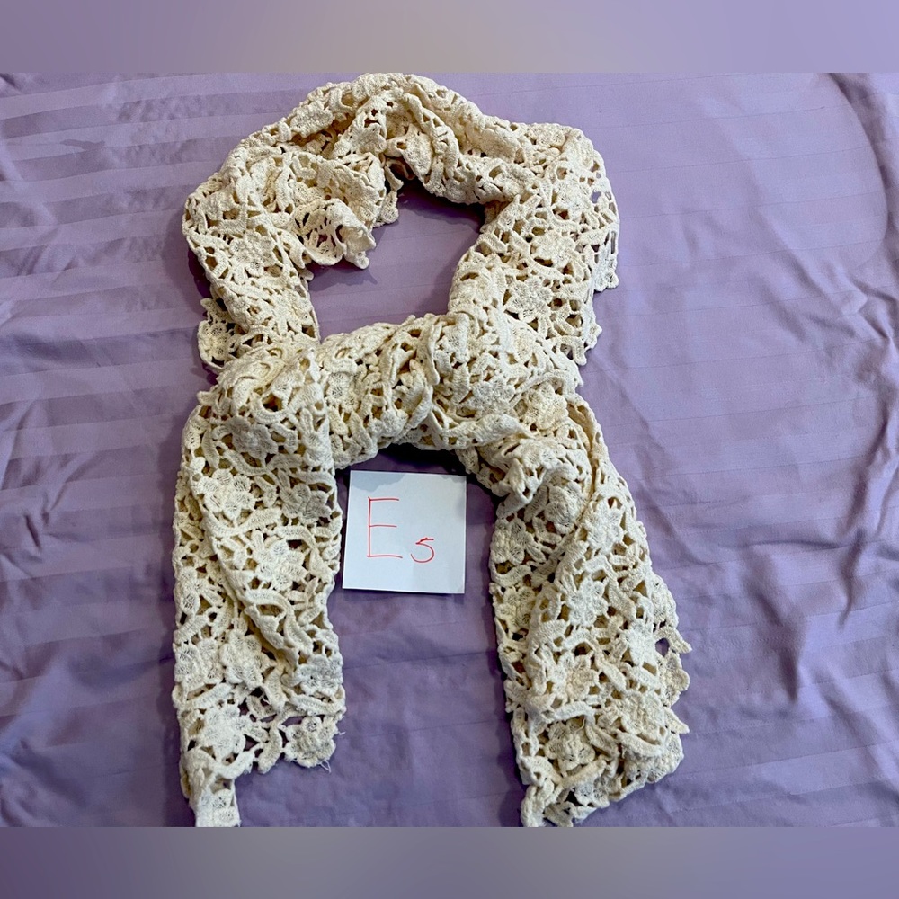 Scarf 🧣 eyelet flowers scarf